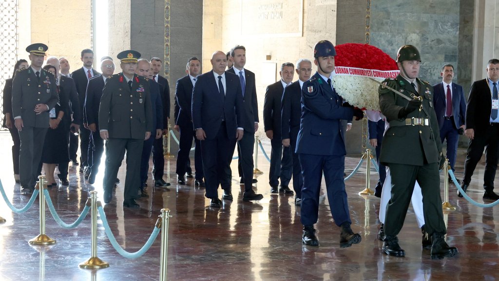 الرئيس عون على ضريح أتاتورك