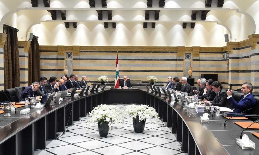 ميقاتي من مجلس الوزراء: فلتطبق كل القرارات الدولية