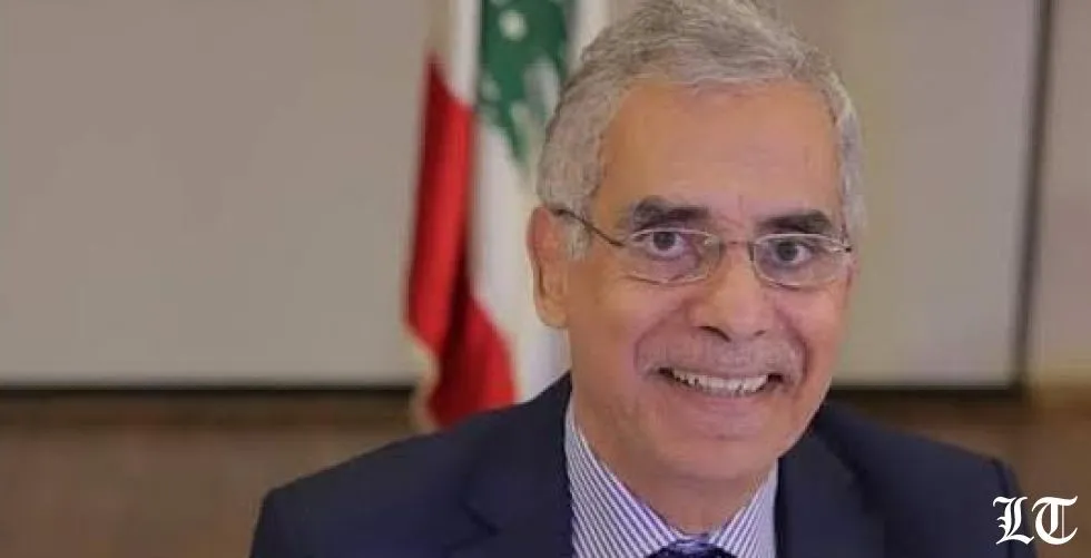 قرية على سطح القمر!وجمهورية تترنح بين العسكري والعدلي