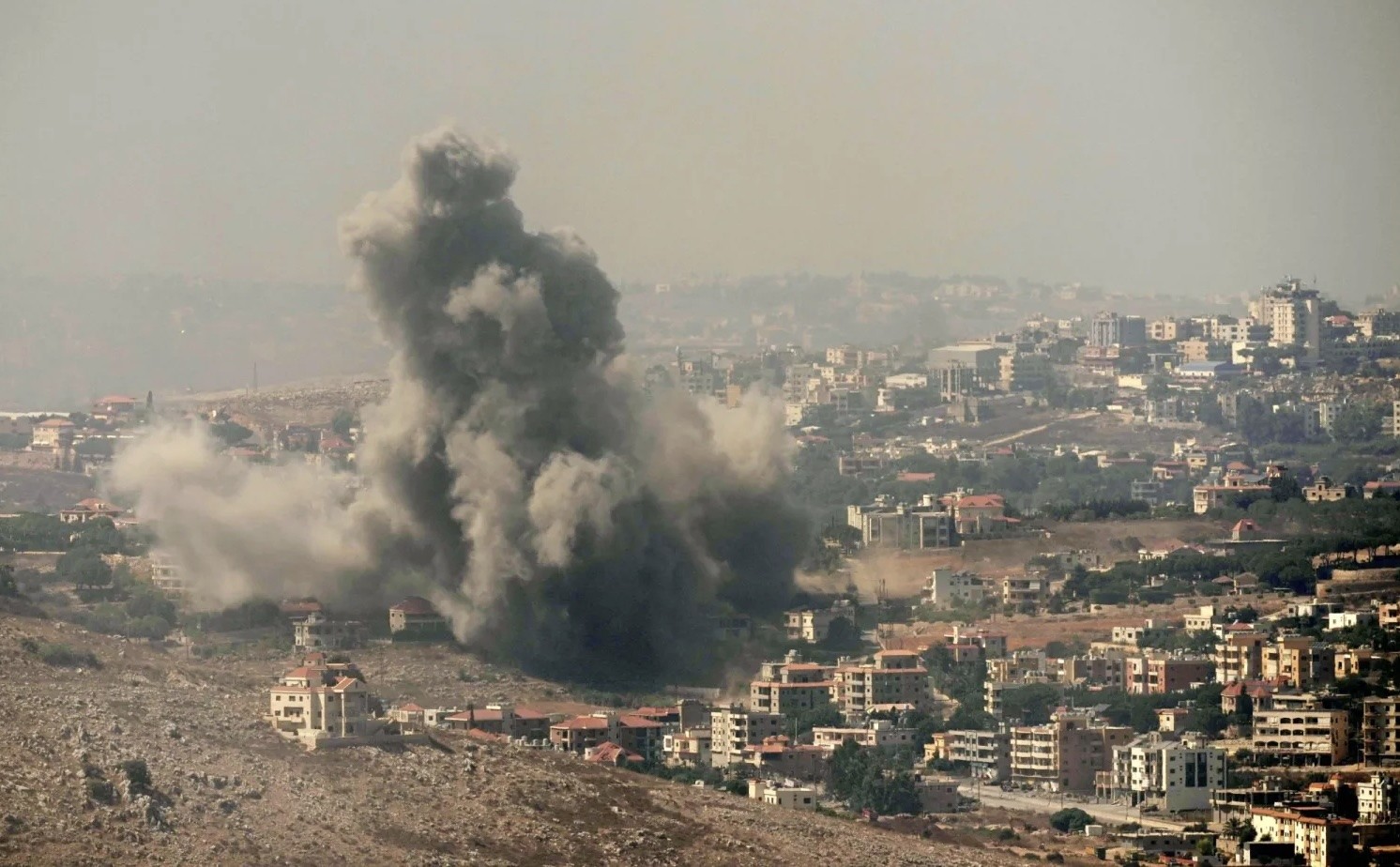 لبنان من حروب الوكالة إلى حافة الانفجار الكبير